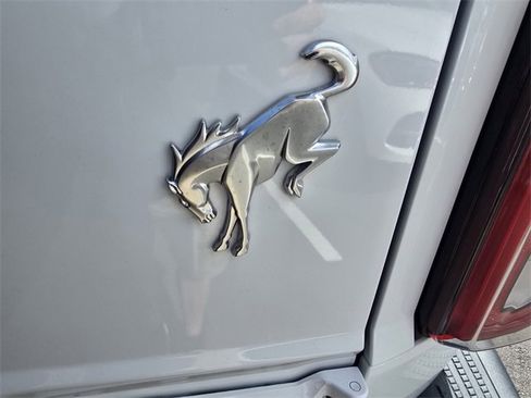 Used 2024 Ford Bronco Badlands image 11