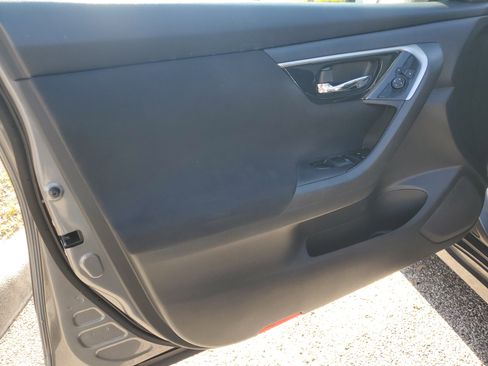 Used 2014 Nissan Altima 2.5 SV w/ Convenience Package image 15