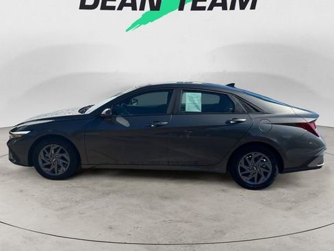 Used 2024 Hyundai Elantra SEL FWD image 4