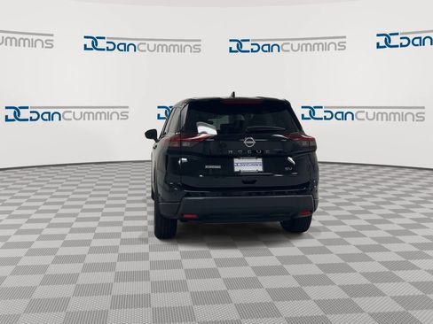 Used 2024 Nissan Rogue SV FWD image 7