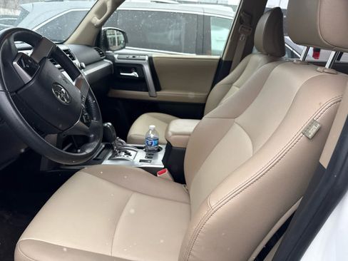 Used 2018 Toyota 4Runner SR5 Premium image 9