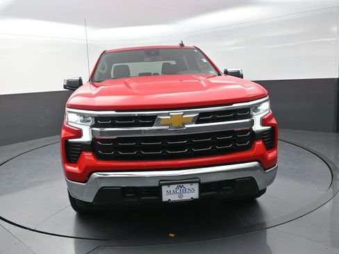 Used 2024 Chevrolet Silverado 1500 LT image 2