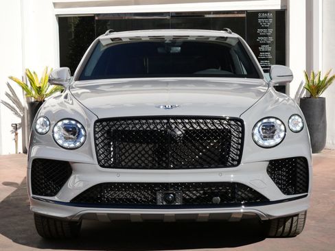 New 2025 Bentley Bentayga AWD/4WD image 9