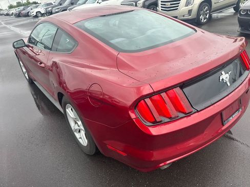 Used 2016 Ford Mustang Coupe RWD image 4