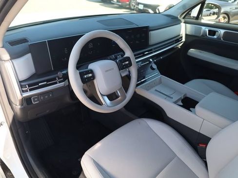 Used 2026 Hyundai Santa Fe SE FWD image 9