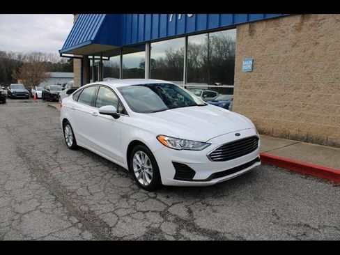 Used 2020 Ford Fusion SE image 1