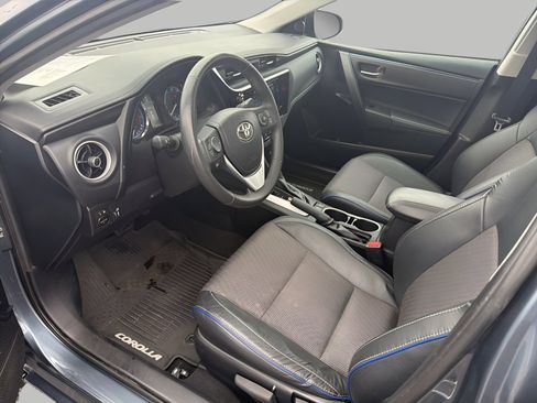 Used 2018 Toyota Corolla SE w/ SE Premium Package FWD image 12