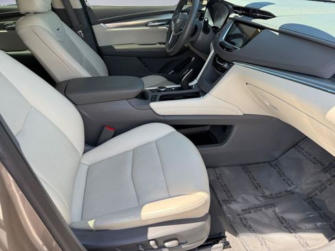 Used 2023 Cadillac XT5 Premium Luxury w/ Technology Package AWD/4WD image 19