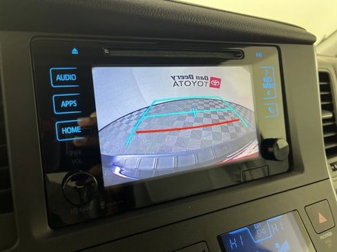 Used 2016 Toyota Sienna XLE image 13