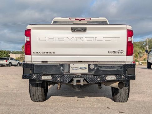 Used 2022 Chevrolet Silverado 2500 High Country w/ Safety Package II AWD/4WD image 8