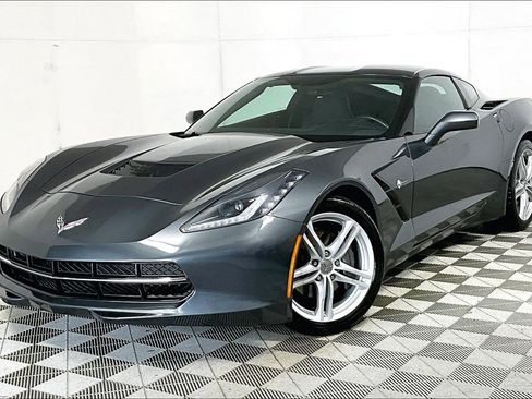 Used 2017 Chevrolet Corvette Stingray Coupe w/ 1LT image 2