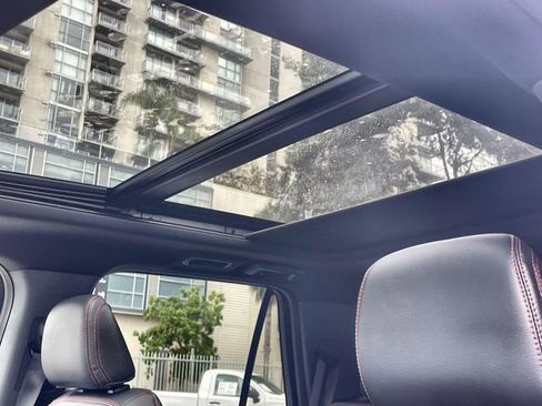 Used 2023 Ford Expedition Limited image 15