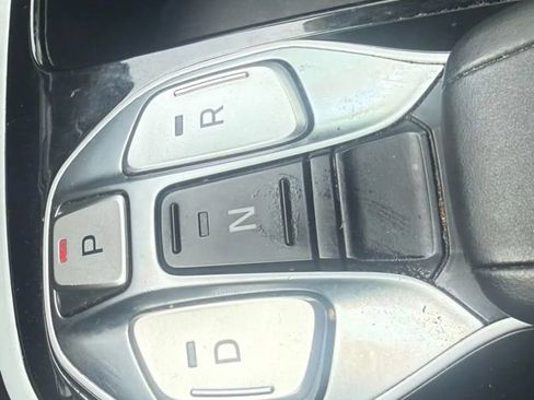 Used 2018 Hyundai Ioniq Electric image 15