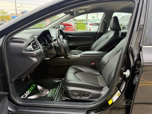 Used 2021 Toyota Camry SE FWD image 18