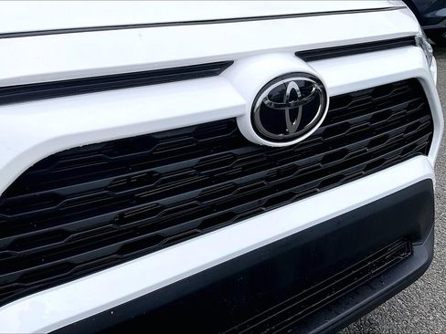 Used 2025 Toyota RAV4 XLE AWD/4WD image 28