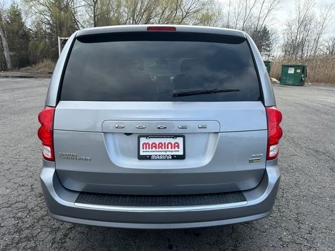 Certified 2019 Dodge Grand Caravan SXT FWD image 15