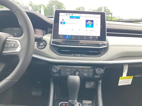 New 2024 Jeep Compass Limited w/ Elite Group AWD/4WD image 18