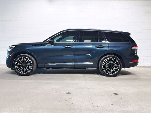 Used 2024 Lincoln Aviator Black Label w/ Class IV Trailer Tow Package image 2
