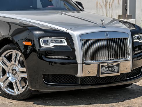 Used 2015 Rolls-Royce Ghost RWD image 2