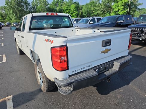 Used 2017 Chevrolet Silverado 1500 W/T w/ Trailering Package AWD/4WD image 5