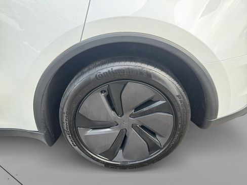 Used 2026 Tesla Model Y AWD image 15