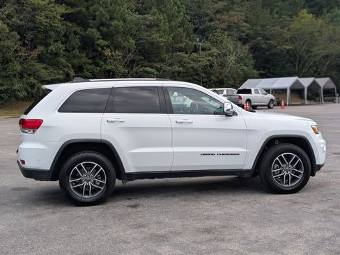 Used 2019 Jeep Grand Cherokee Limited AWD/4WD image 10