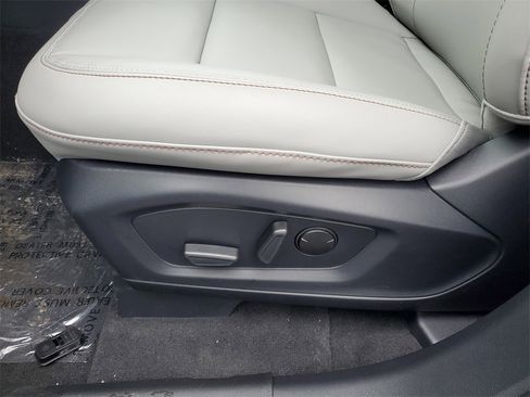 New 2026 Ford Explorer Active w/ Active Comfort Package image 10