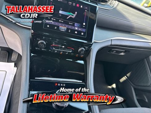 Used 2024 Jeep Grand Cherokee Laredo X w/ Trailer Tow Package AWD/4WD image 26