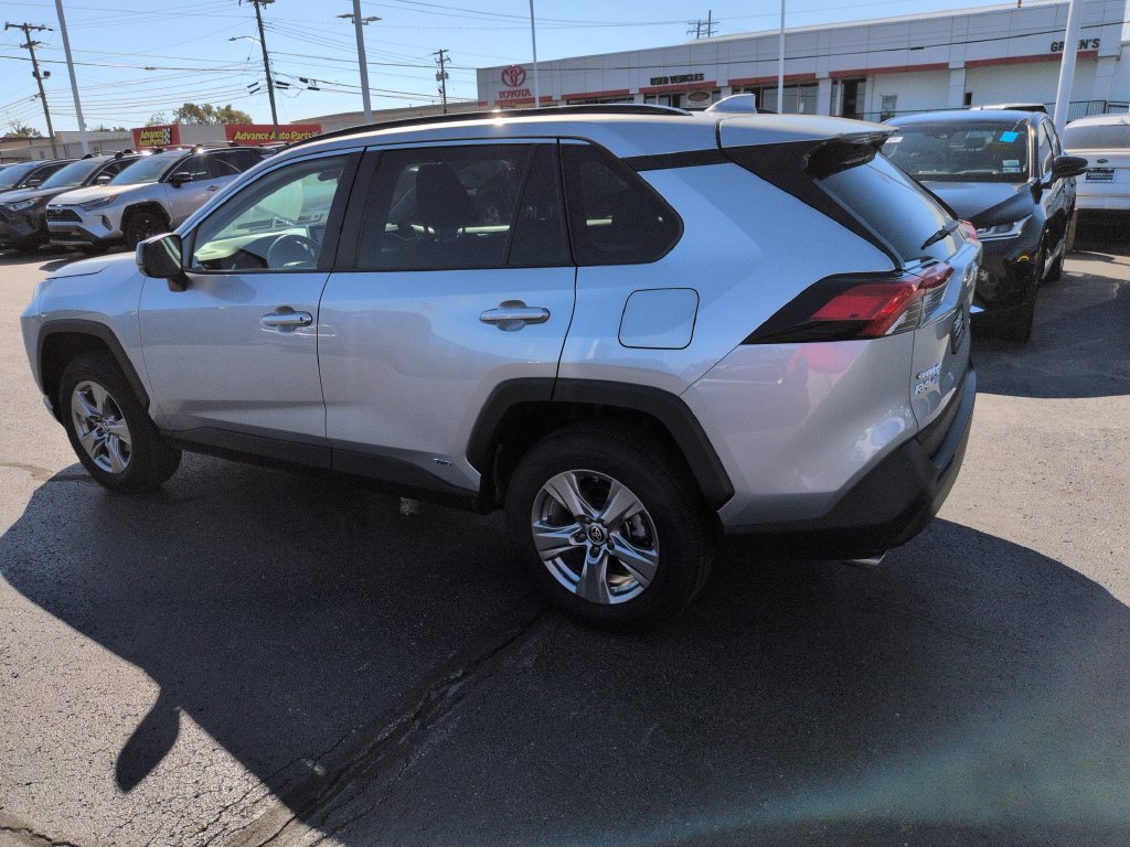 Certified 2024 Toyota RAV4 LE AWD/4WD image 3