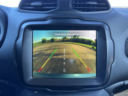 Used 2023 Jeep Renegade Trailhawk image 30