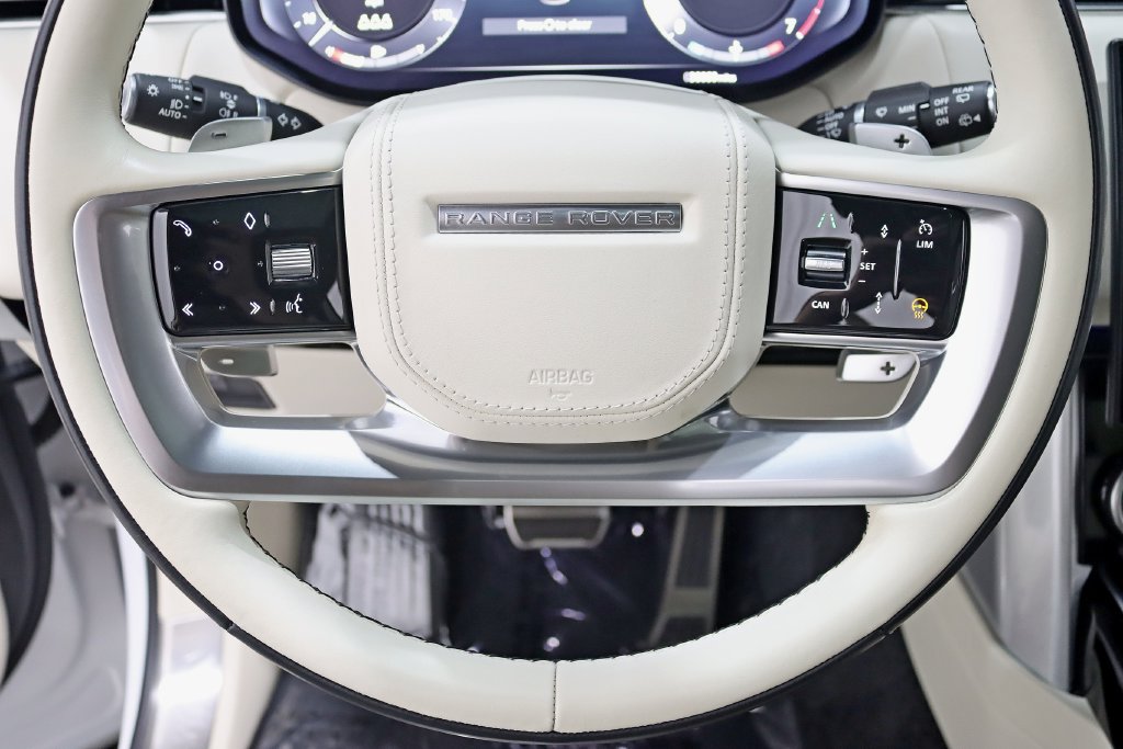 Used 2023 Land Rover Range Rover SE AWD/4WD image 15