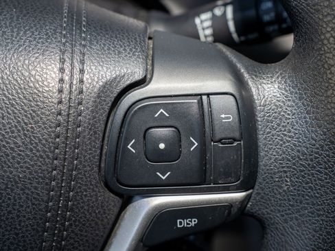 Used 2016 Toyota Sienna LE image 31