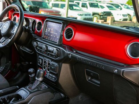 Used 2021 Jeep Wrangler Unlimited Rubicon AWD/4WD image 11