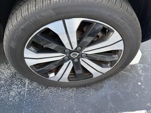 Used 2023 Volvo XC40 Recharge Plus w/ Protection Package Premier image 24