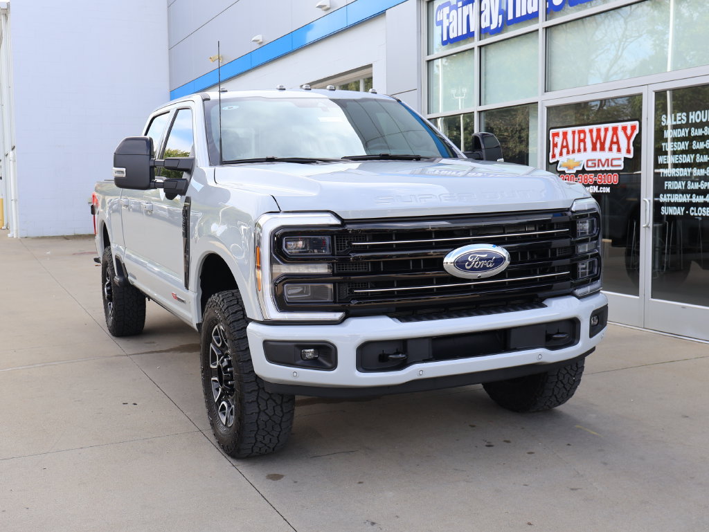 Used 2025 Ford F350 Platinum w/ FX4 Off-Road Package AWD/4WD image 2