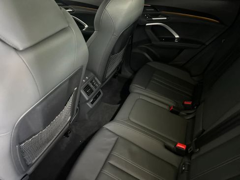 Used 2025 Audi Q5 Premium w/ Premium Plus AWD/4WD image 4