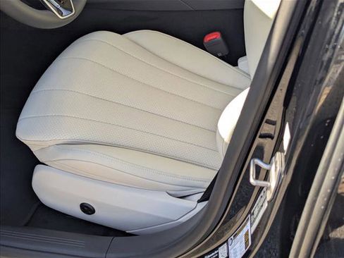 Used 2026 Mercedes-Benz E 350 Sedan image 4