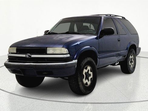 Used 2001 Chevrolet Blazer LS w/ Preferred Equipment Group image 2