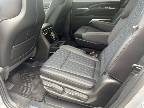 New 2026 Cadillac Escalade IQ Luxury 1 w/ LPO, Floor Liner Package AWD/4WD image 21
