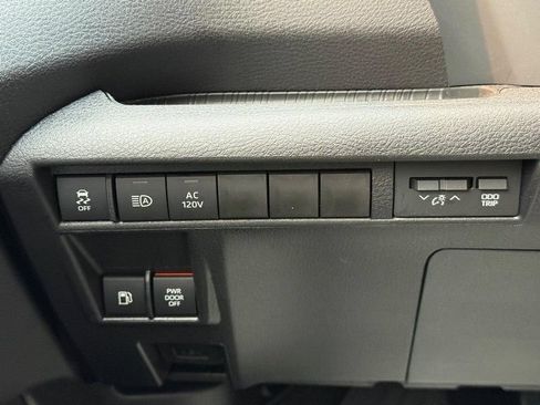 Used 2026 Toyota Sienna Limited AWD/4WD image 30