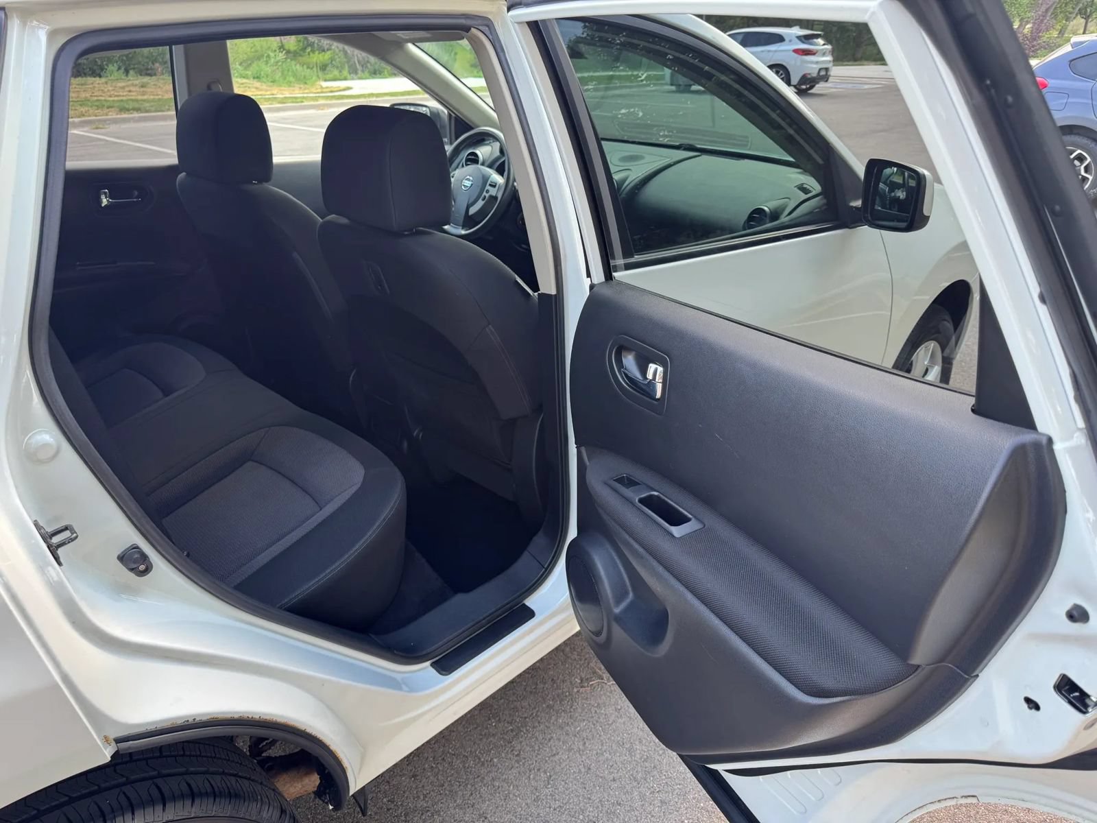Used 2011 Nissan Rogue SV AWD/4WD image 13