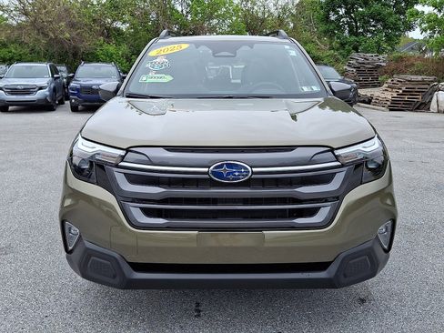 Certified 2025 Subaru Forester Premium AWD/4WD image 2