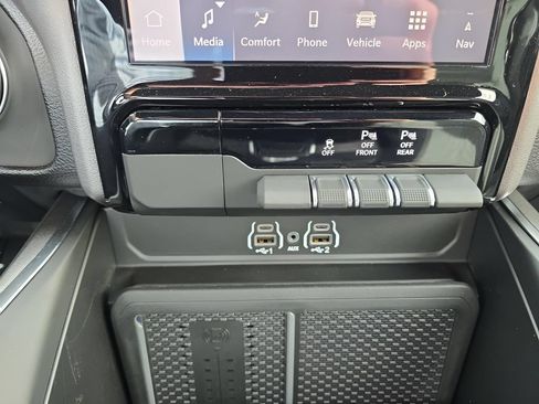 New 2026 RAM 1500 Big Horn AWD/4WD image 21