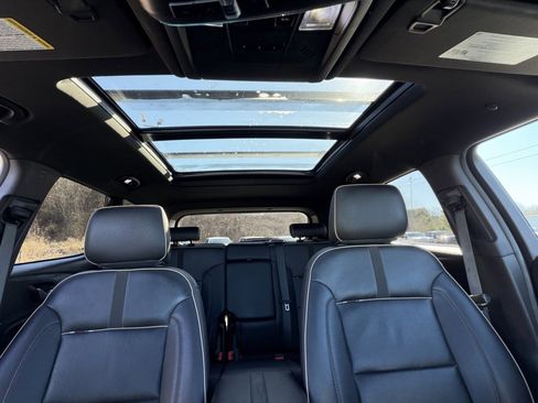 Used 2021 Chevrolet Blazer Premier w/ Driver Confidence II Package image 2