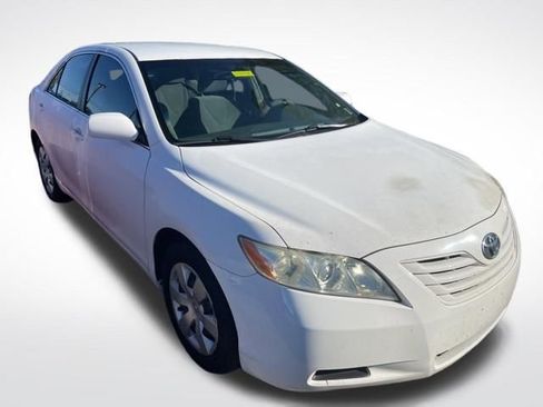 Used 2009 Toyota Camry LE image 1