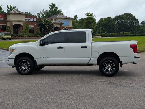 Used 2024 Nissan Titan SV w/ SV Convenience Package AWD/4WD image 27