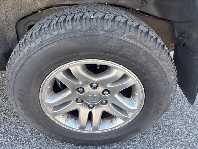 Used 2007 Toyota Sequoia Limited w/ Convenience Pkg AWD/4WD image 12