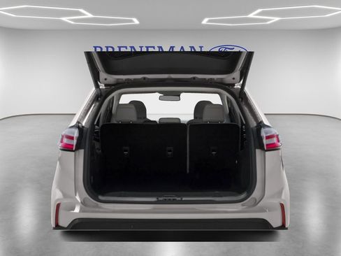 Certified 2019 Ford Edge Titanium w/ Cold Weather Package image 9