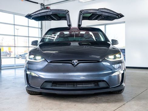 Used 2024 Tesla Model X image 3