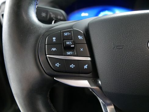 Used 2020 Ford Explorer Platinum w/ Premium Technology Package AWD/4WD image 27
